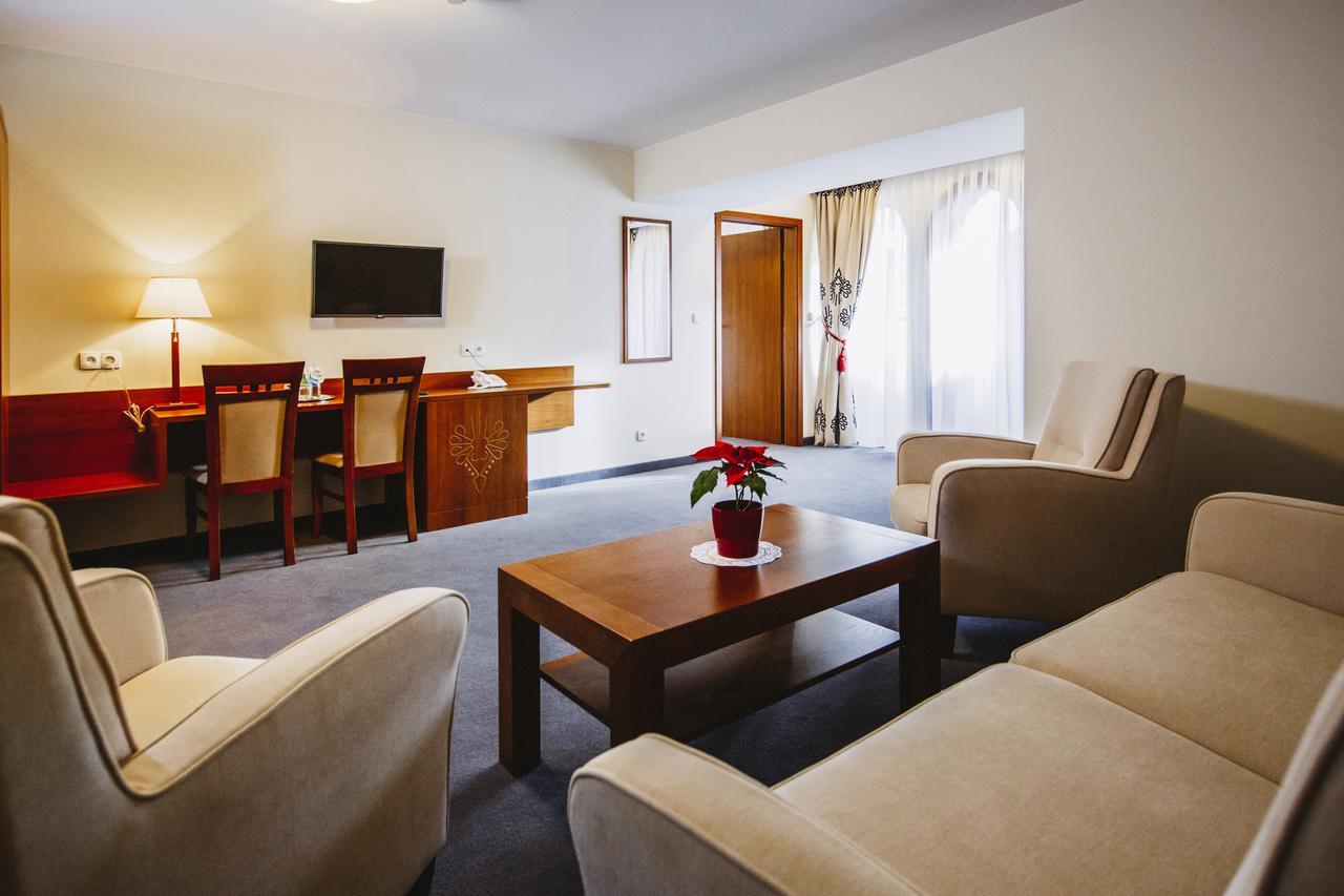 Logos Hotel 3*